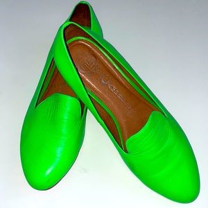 Jeffrey Campbell The Elegant loafer Shoe in Neon green